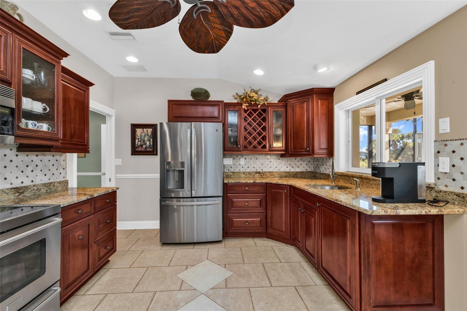 84 OCEAN DR