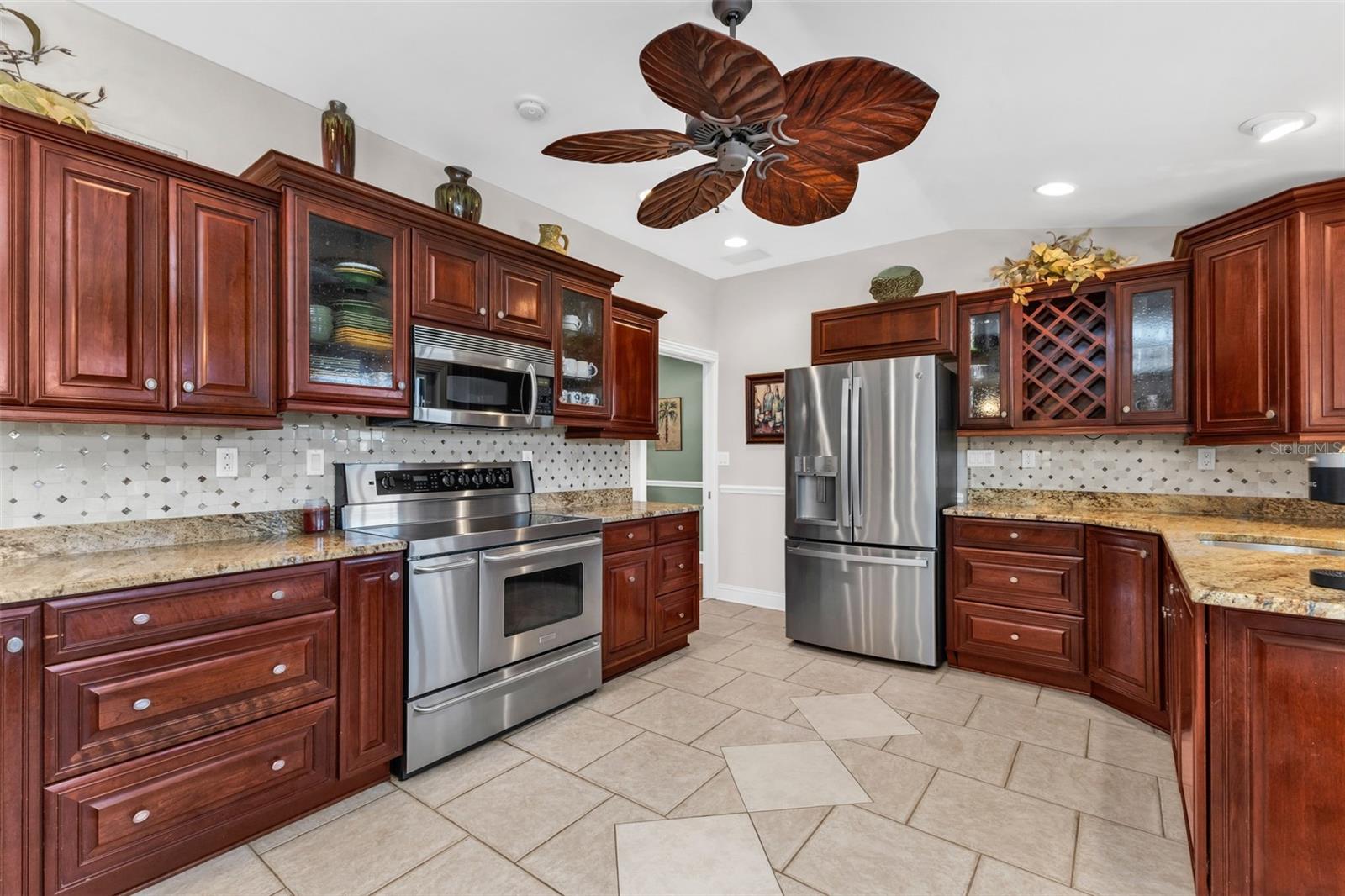 84 OCEAN DR
