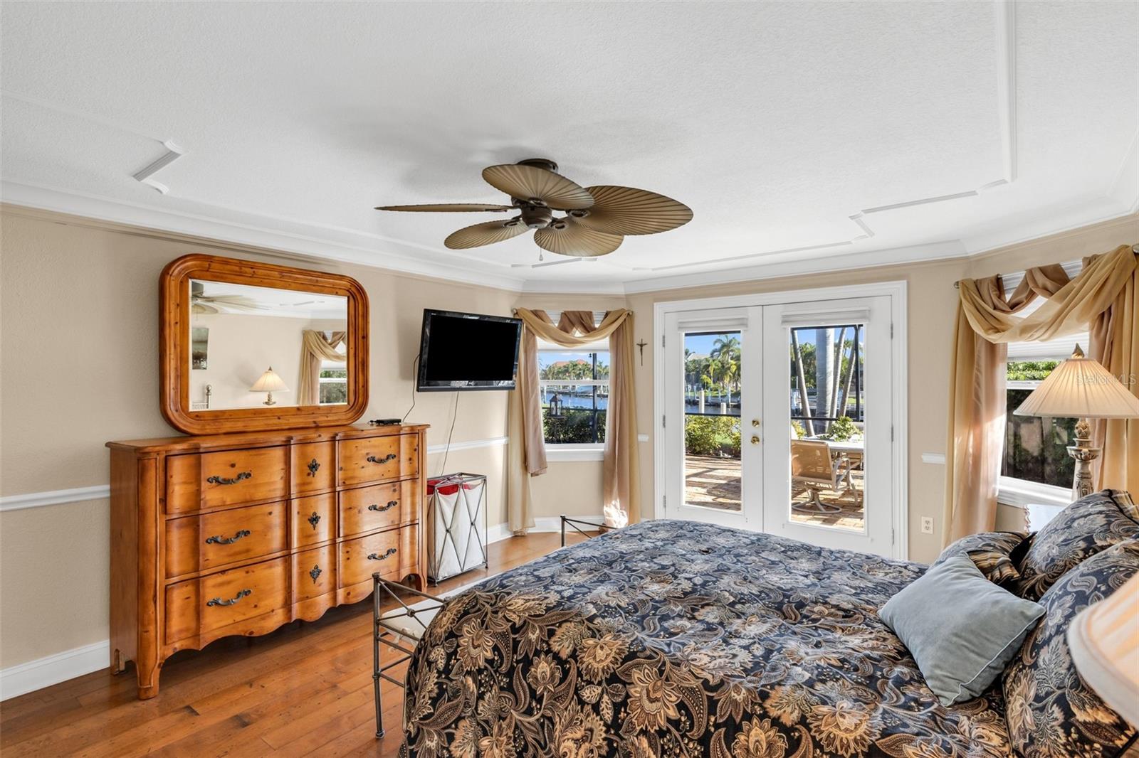 84 OCEAN DR