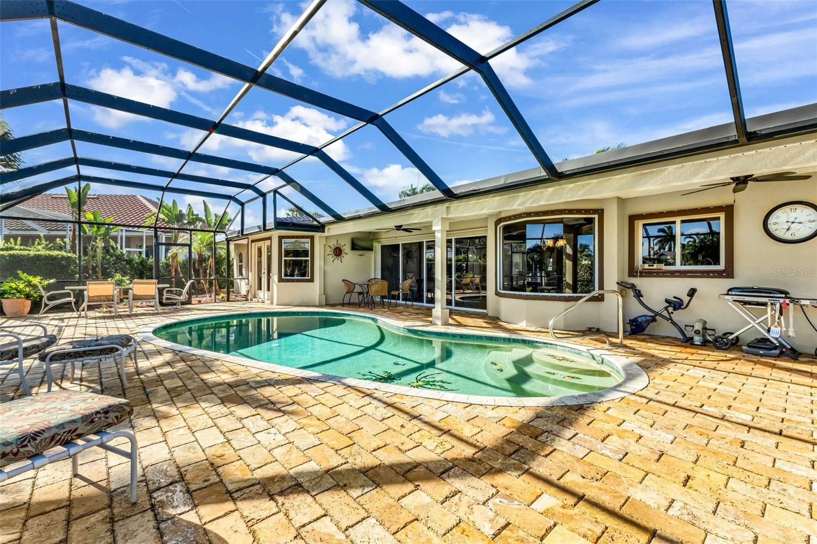 84 OCEAN DR