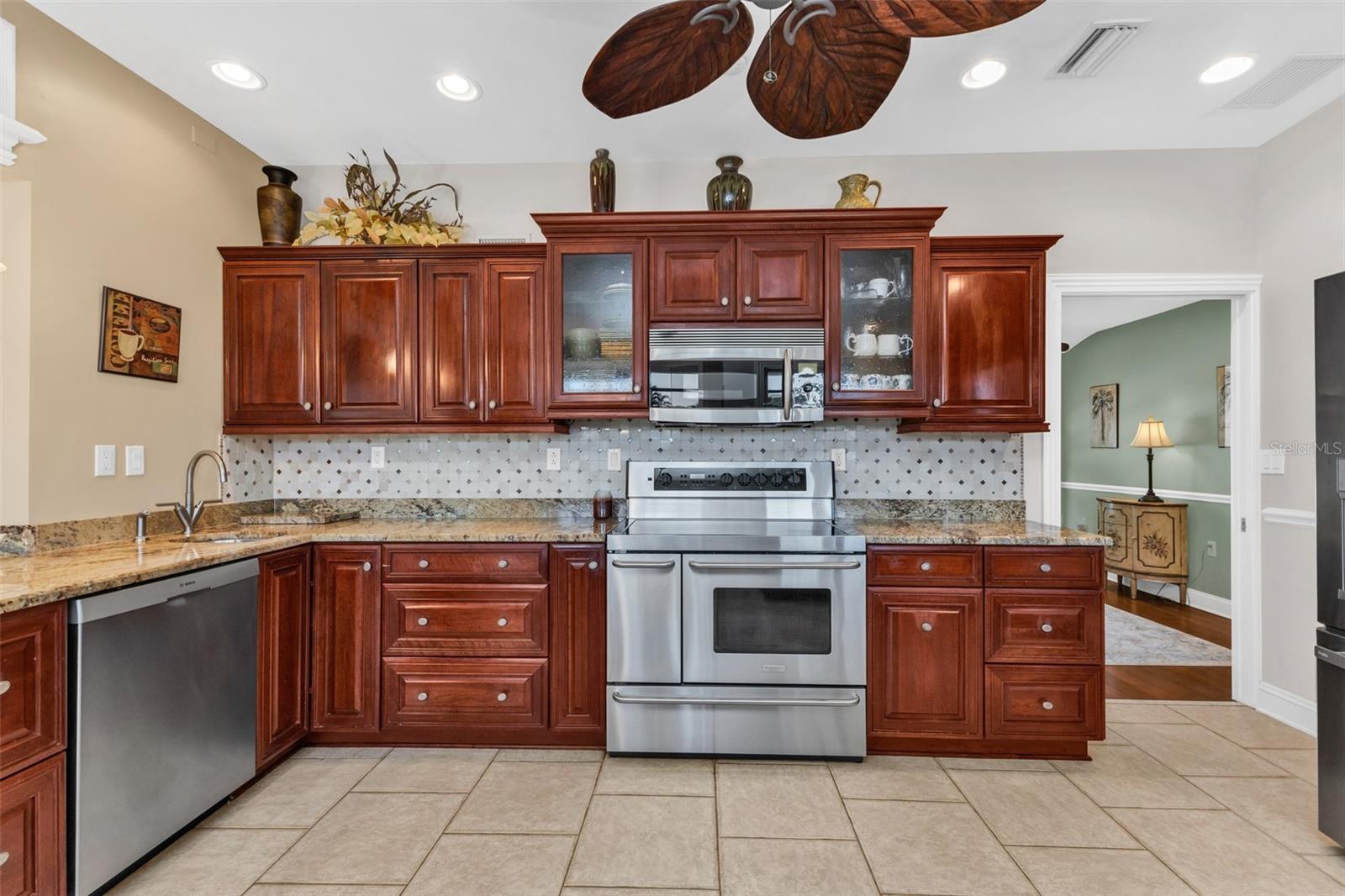 84 OCEAN DR