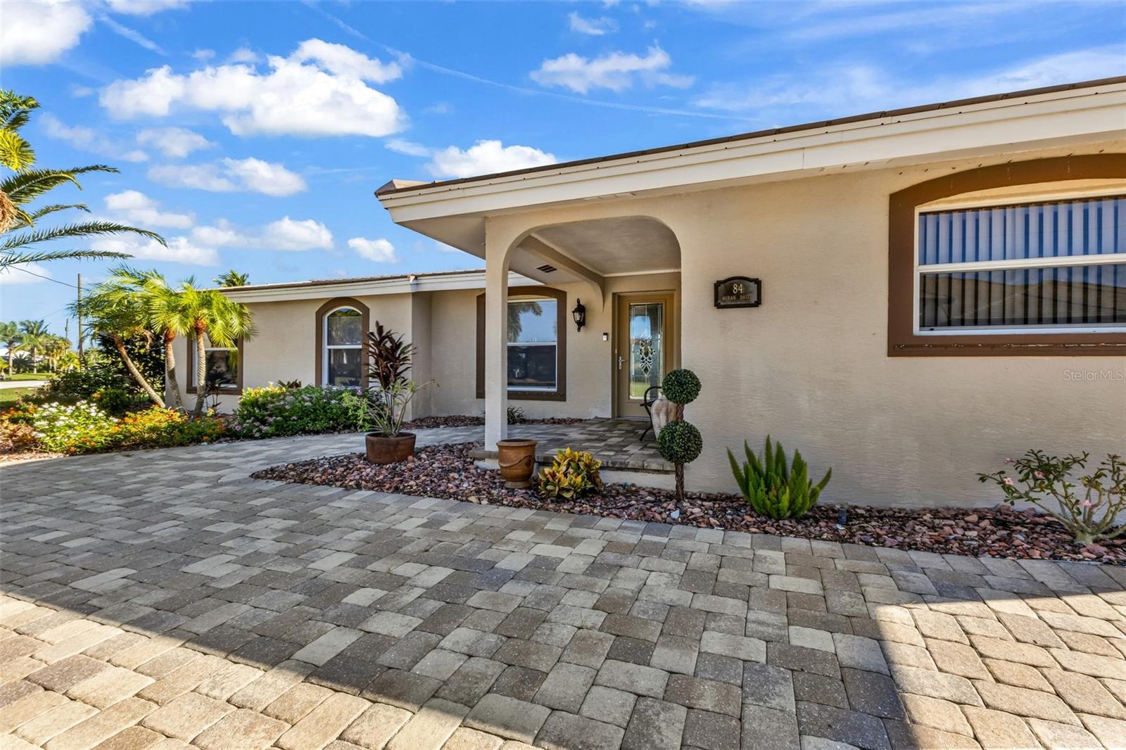 84 OCEAN DR