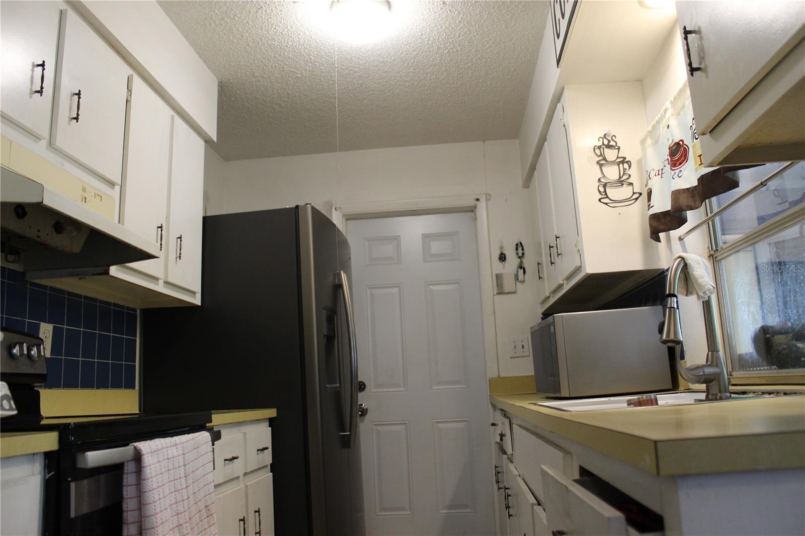 20270 PEACHLAND BLVD