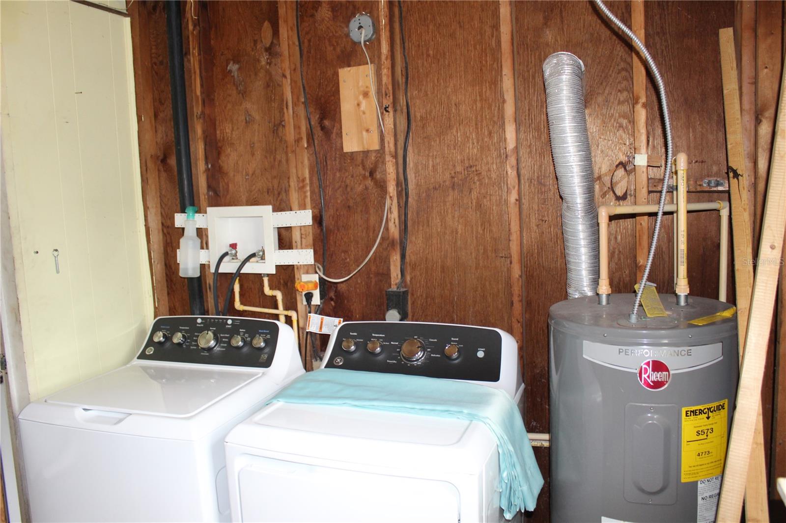 20270 PEACHLAND BLVD