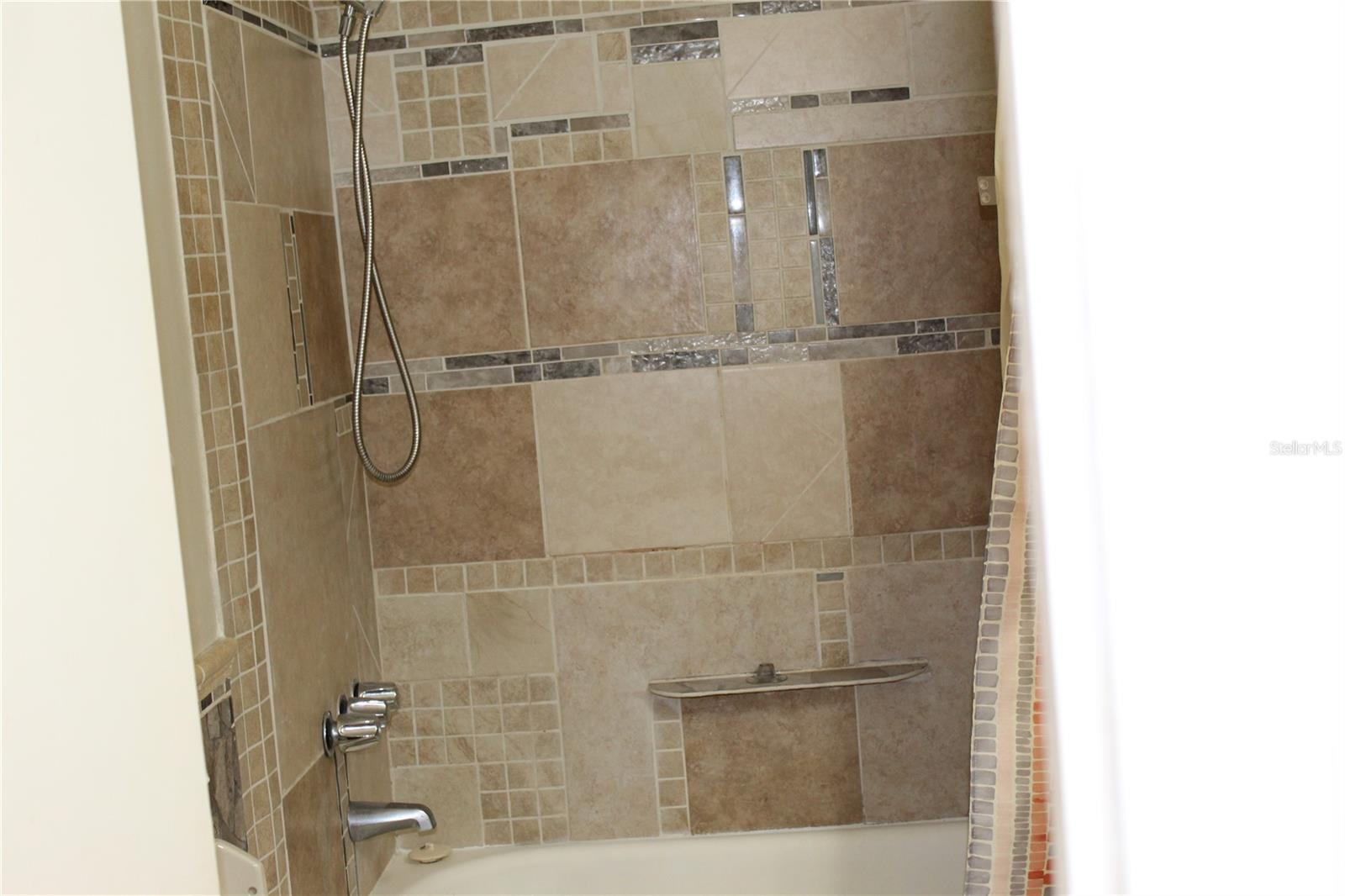 20270 PEACHLAND BLVD