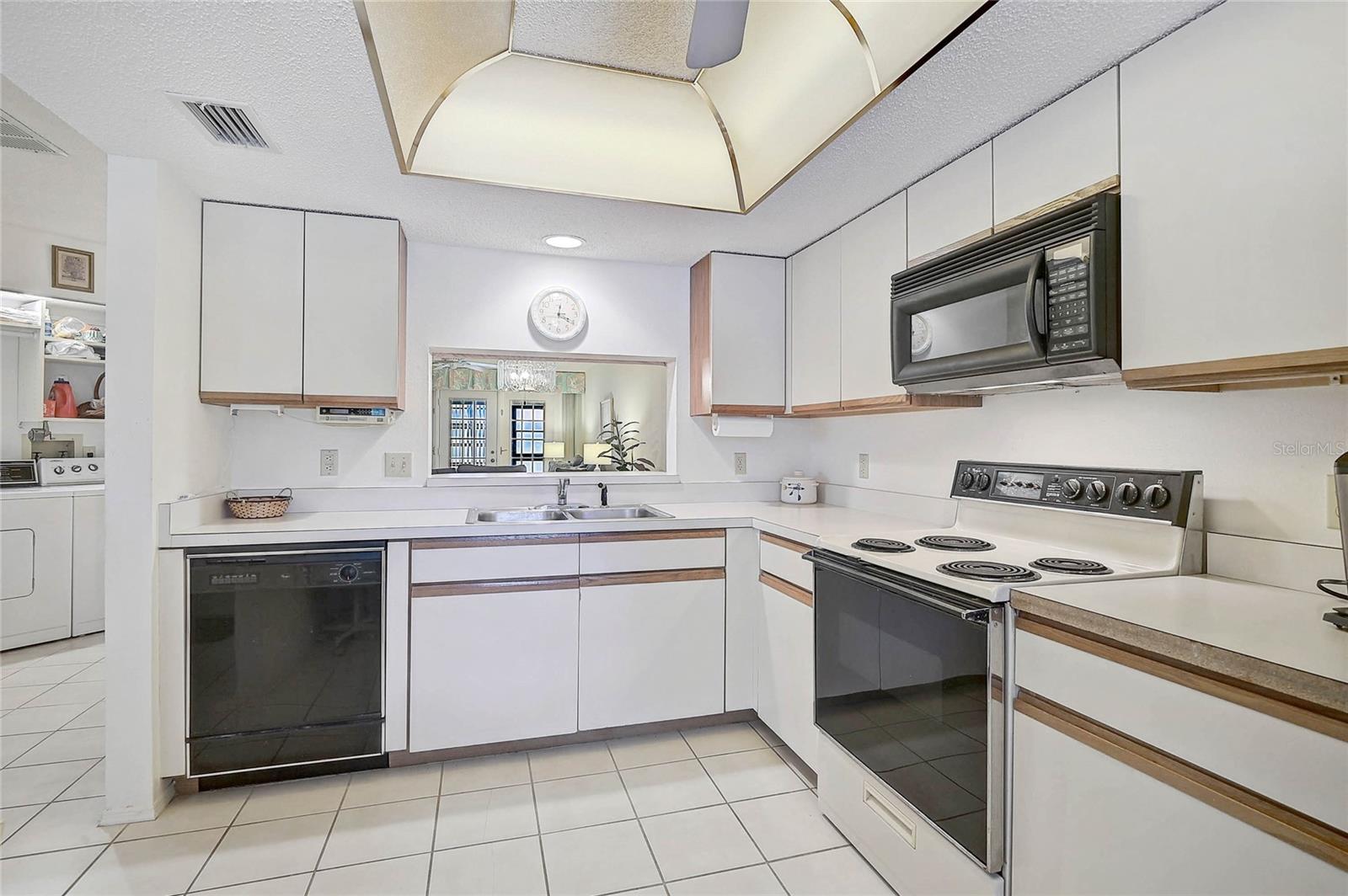 503 PINE HOLLOW CIR #503