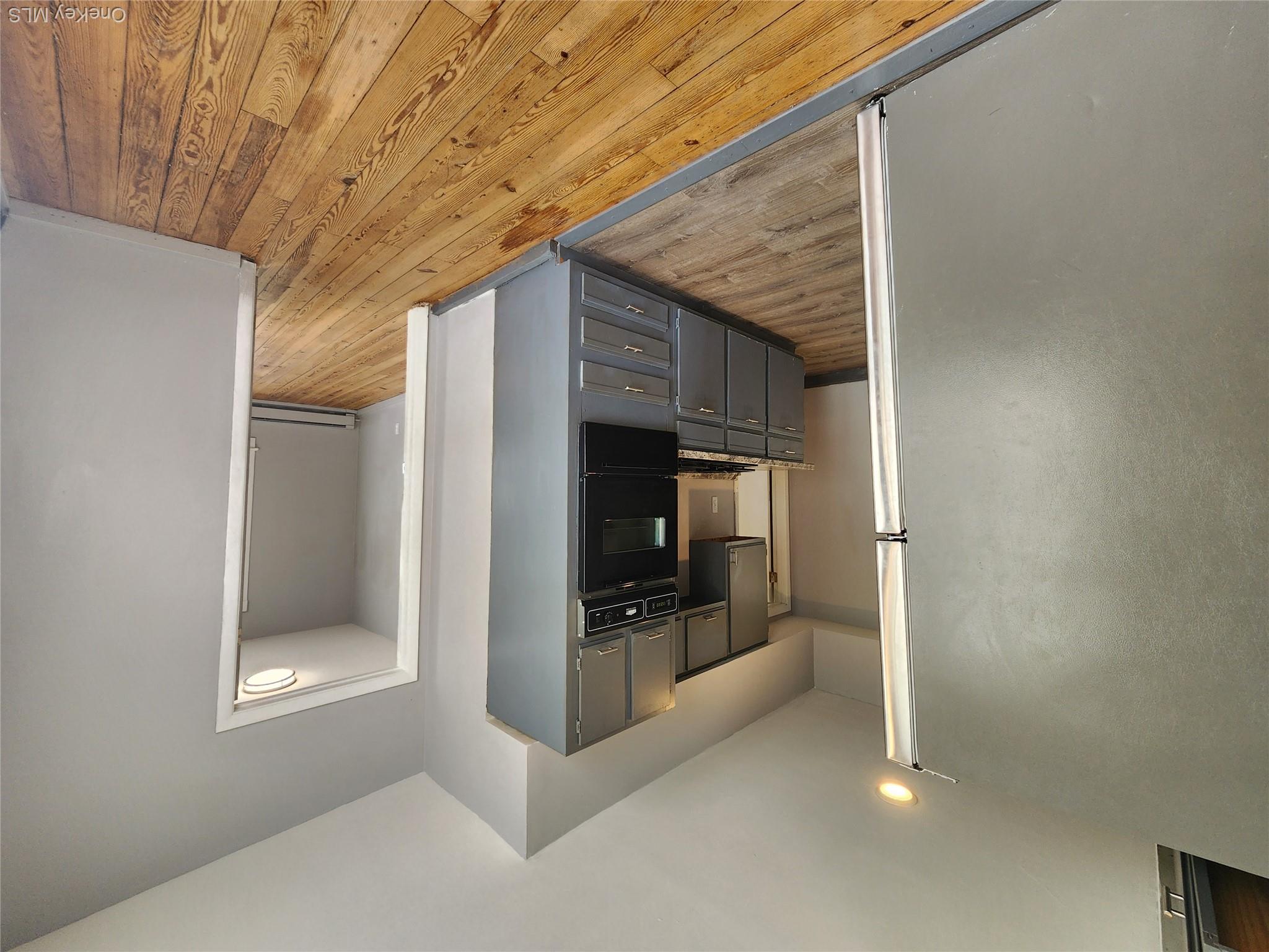 15 Lake Avenue Unit: B