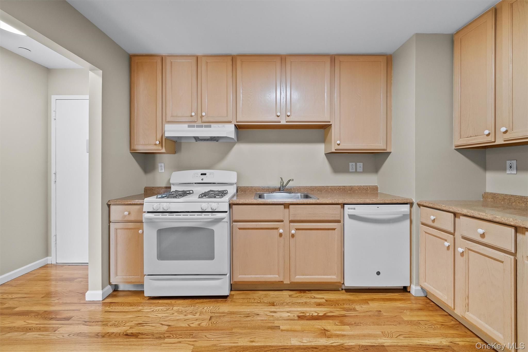 10-12 Chestnut Street Unit: A207
