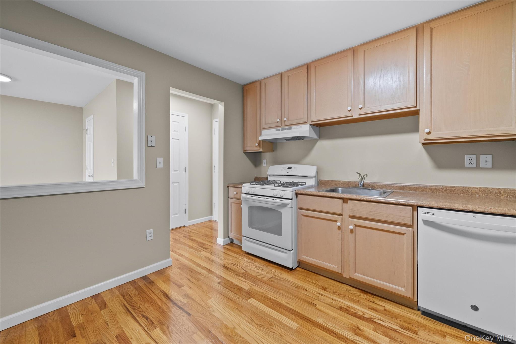 10-12 Chestnut Street Unit: A207