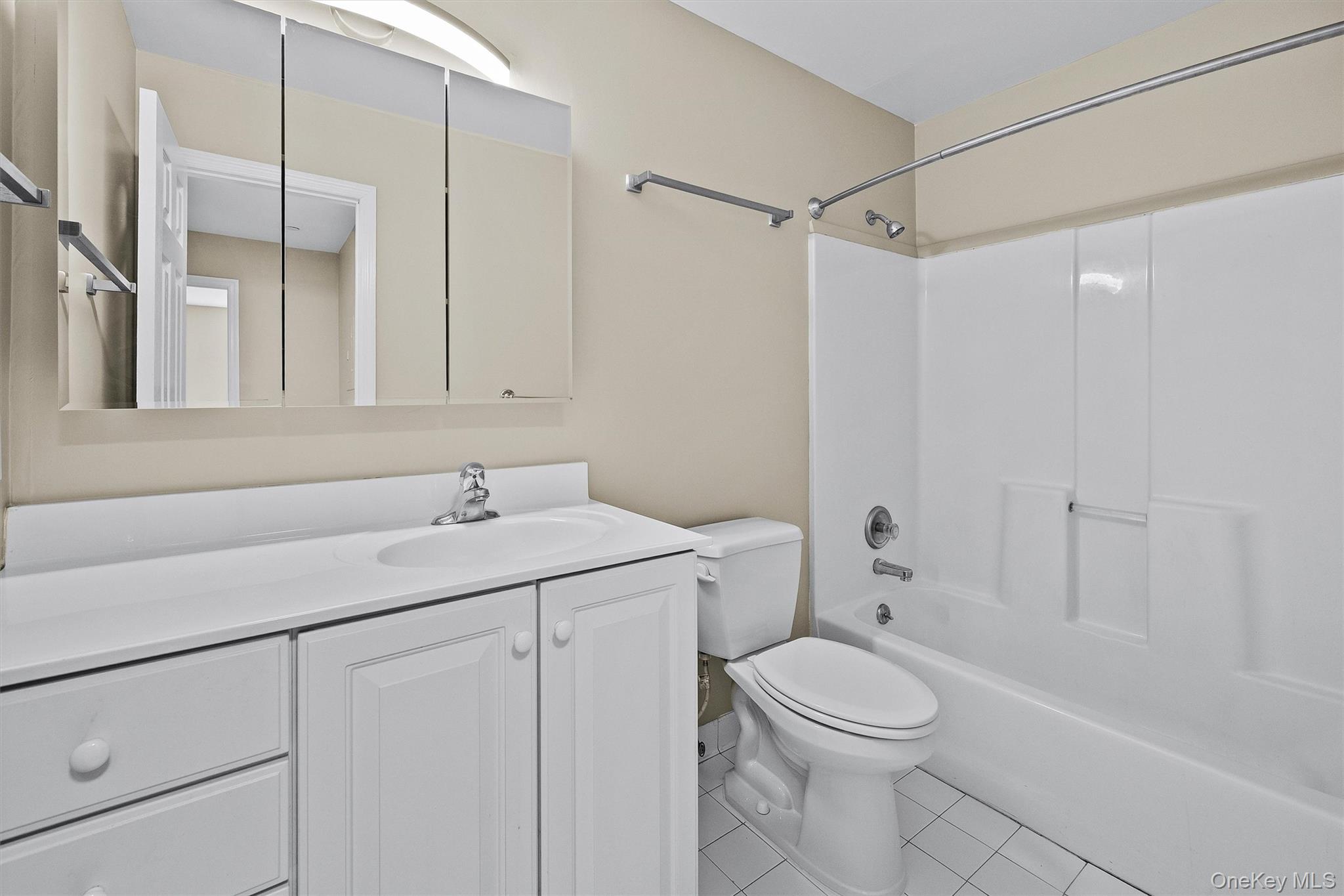 10-12 Chestnut Street Unit: A207