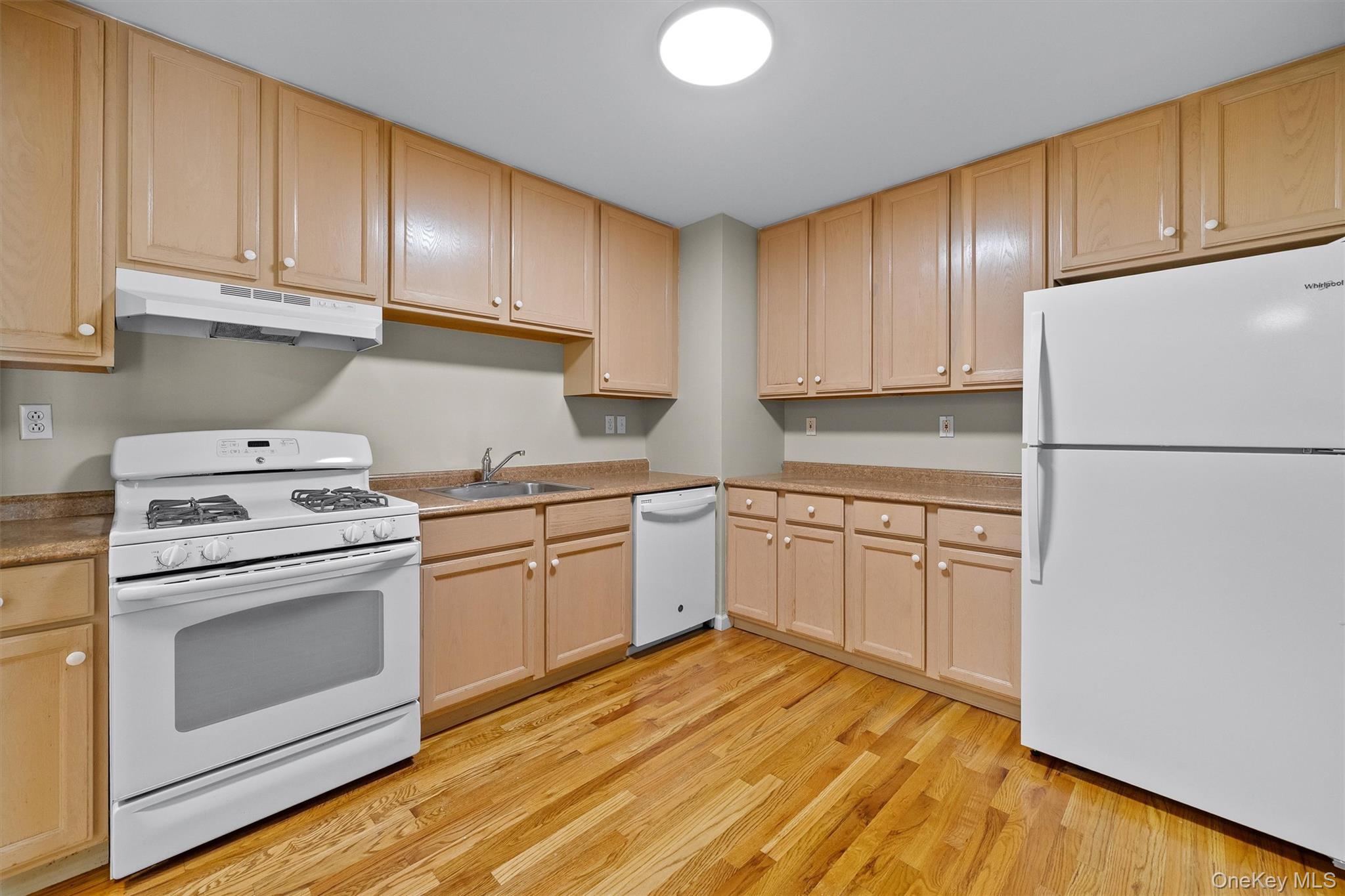 10-12 Chestnut Street Unit: A207