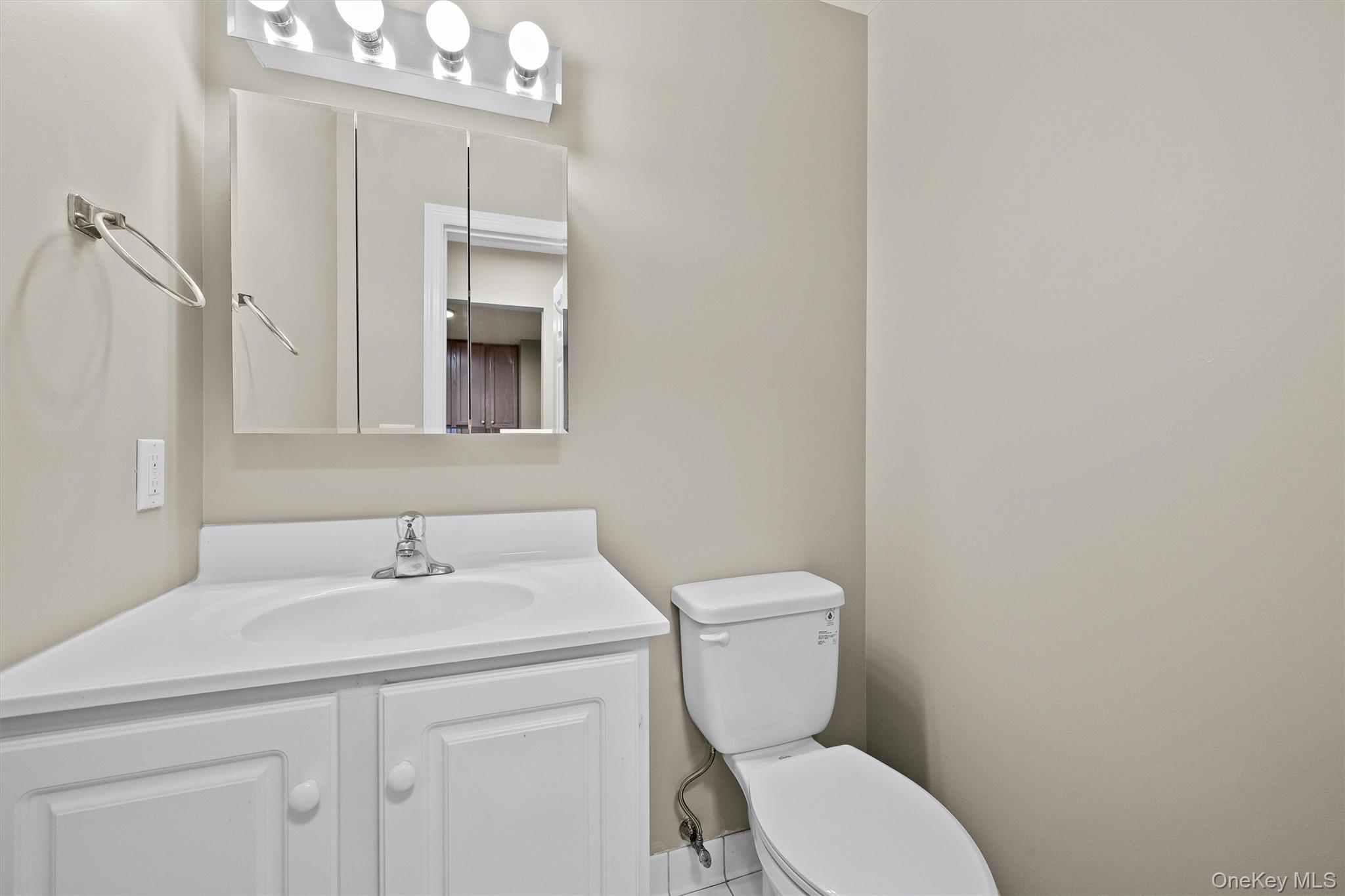10-12 Chestnut Street Unit: A207