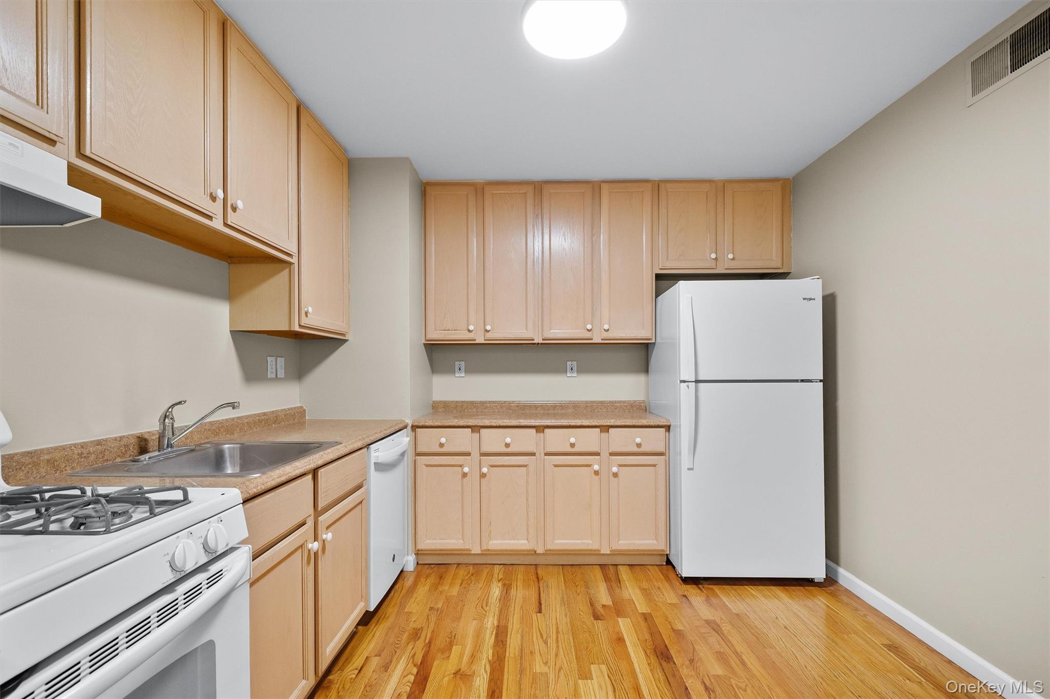 10-12 Chestnut Street Unit: A207
