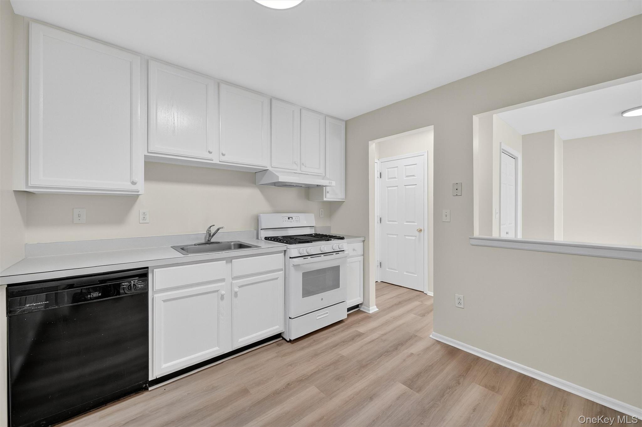 10-12 Chestnut Street Unit: A202