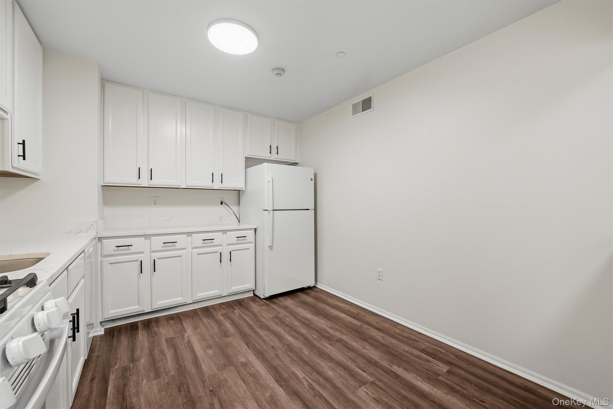 10-12 Chestnut Street Unit: A202
