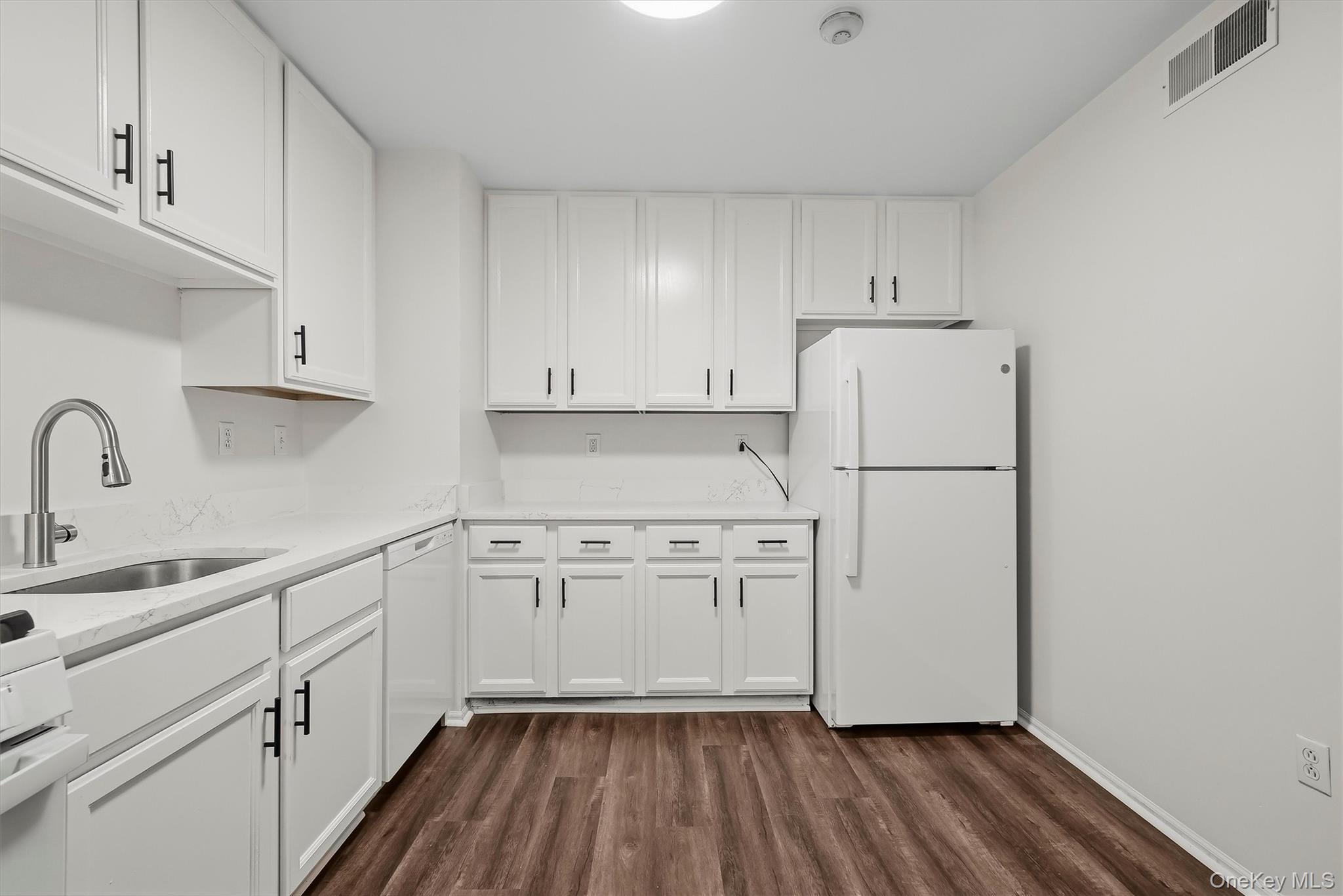 10-12 Chestnut Street Unit: A202