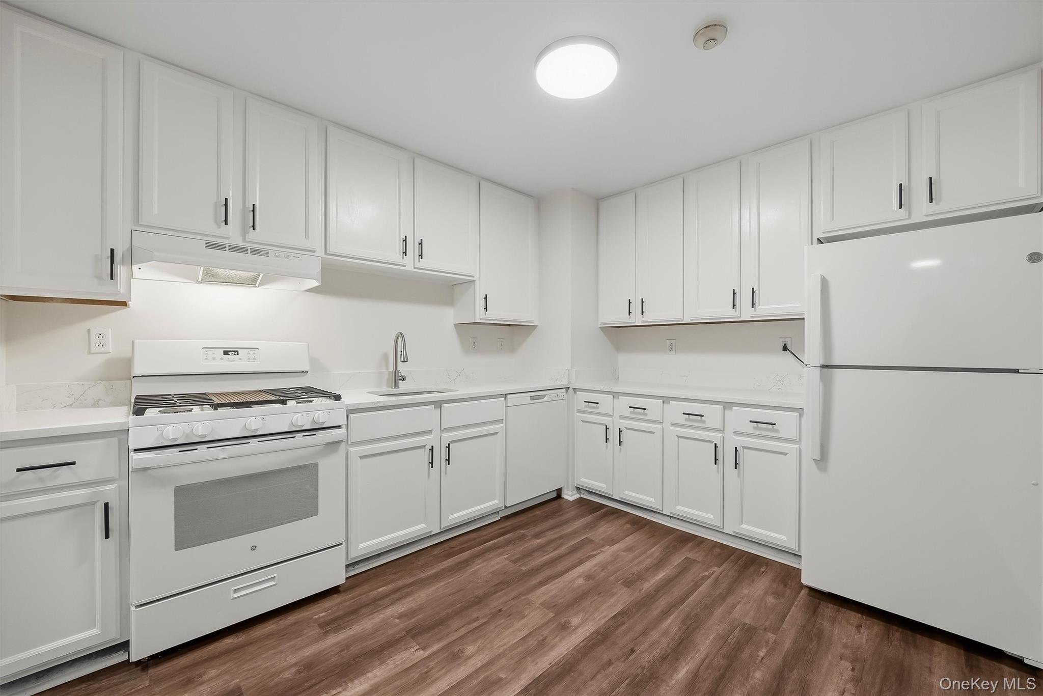 10-12 Chestnut Street Unit: A202