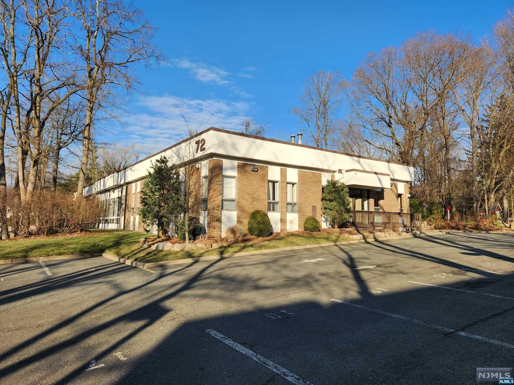 72 Summit Avenue