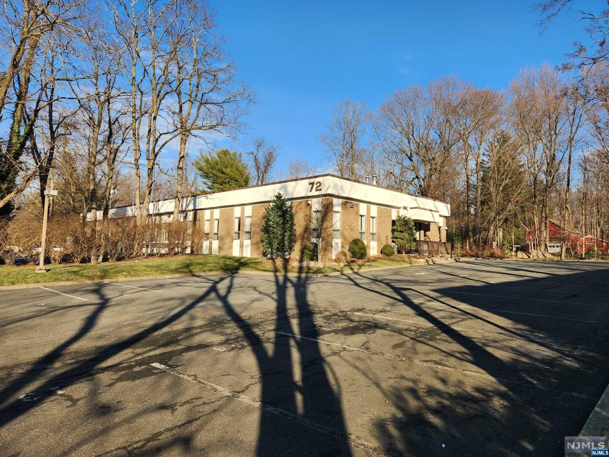 72 Summit Avenue