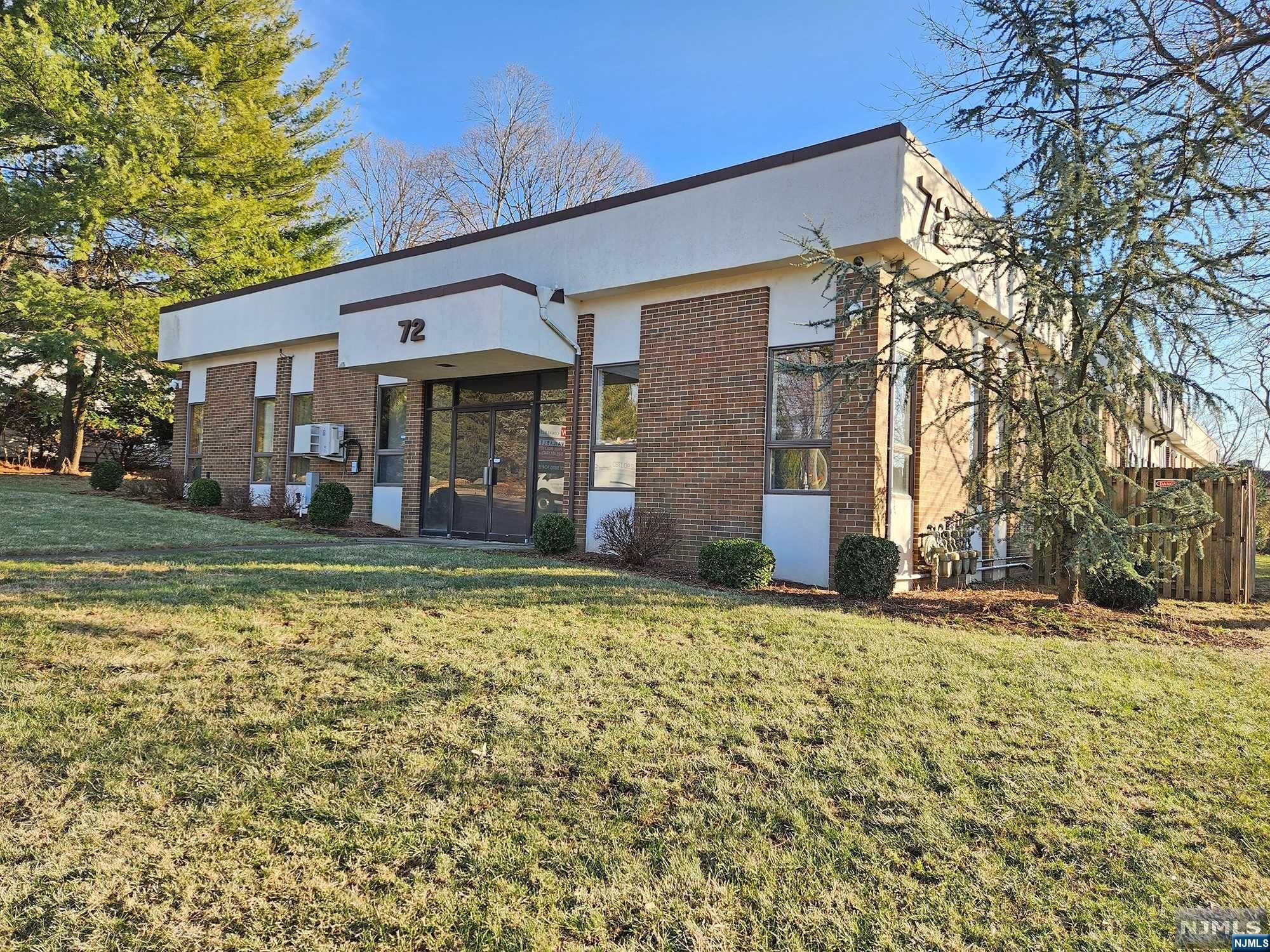 72 Summit Avenue