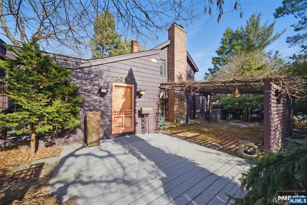 279 Erie Avenue