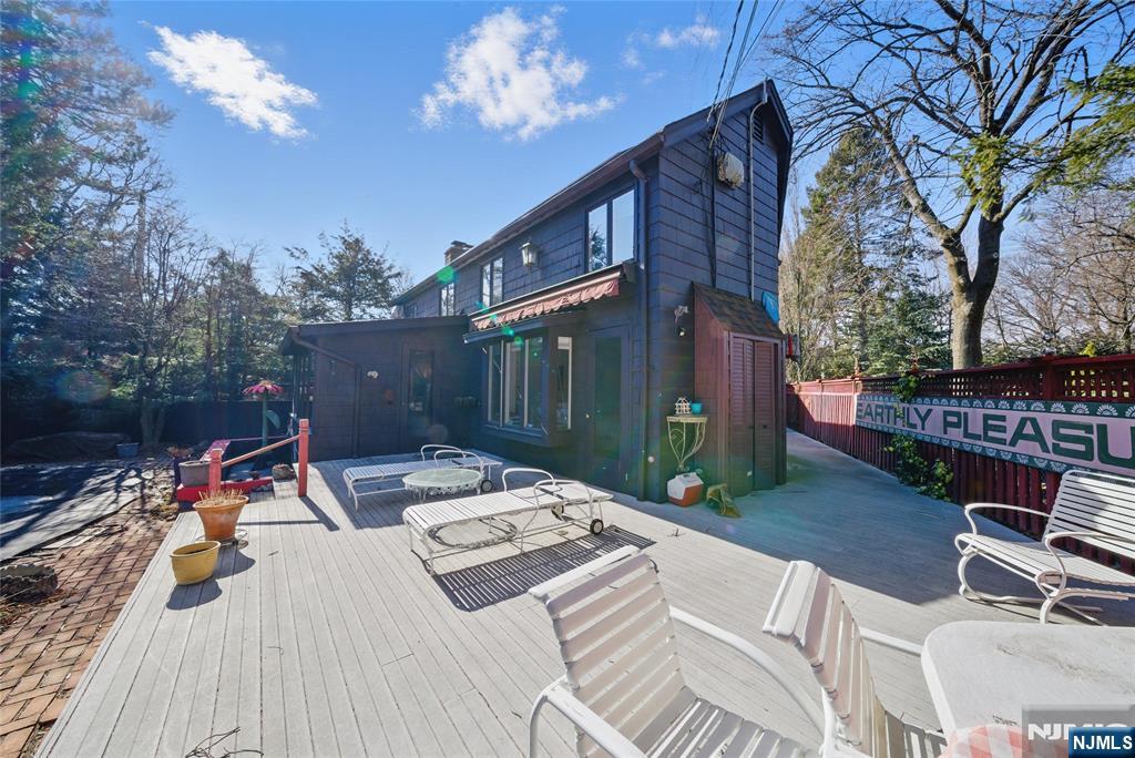 279 Erie Avenue