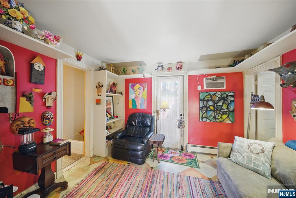 279 Erie Avenue