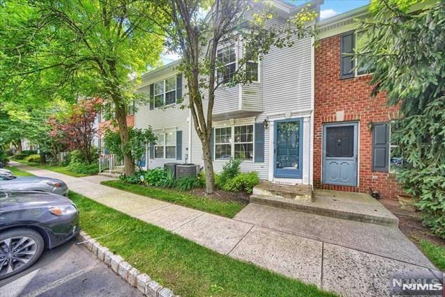 2344 Pembroke Court