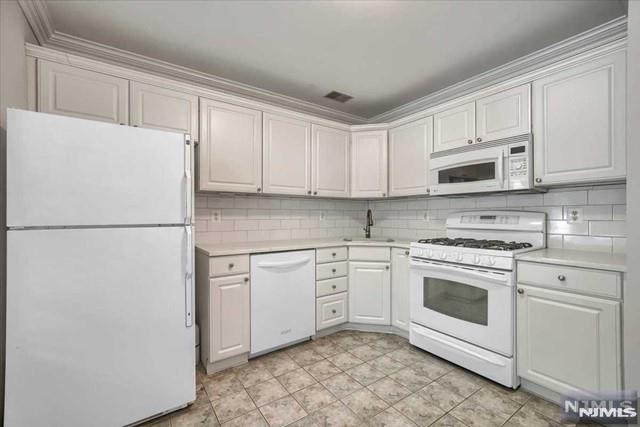 2344 Pembroke Court