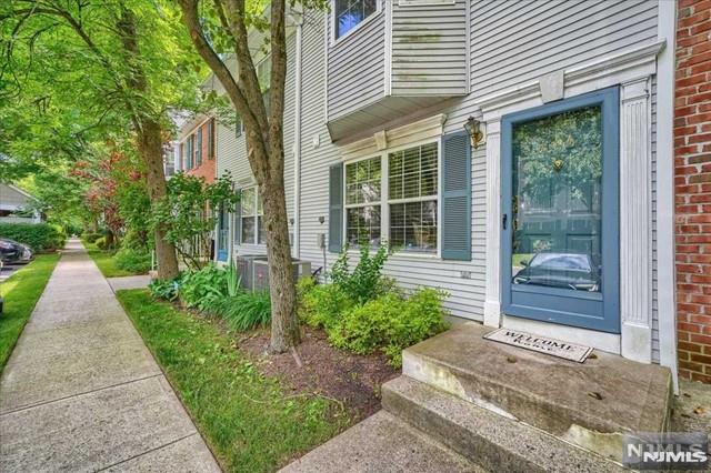 2344 Pembroke Court