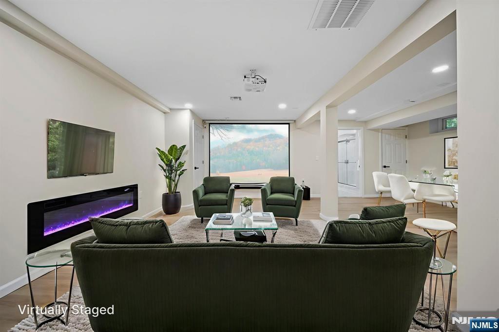 1 High Ridge Road