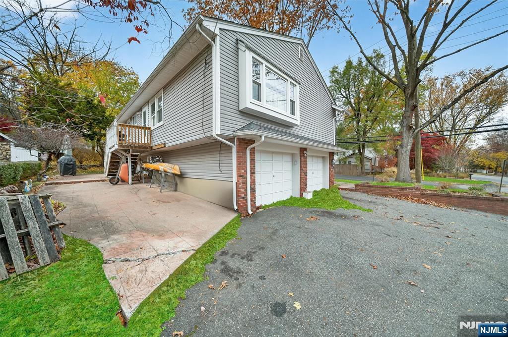 182 Yawpo Avenue