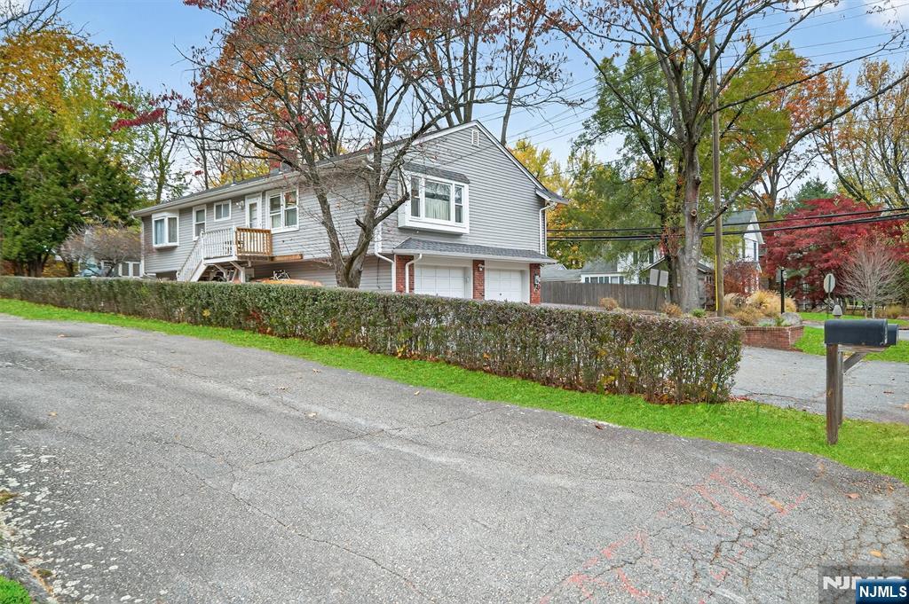 182 Yawpo Avenue