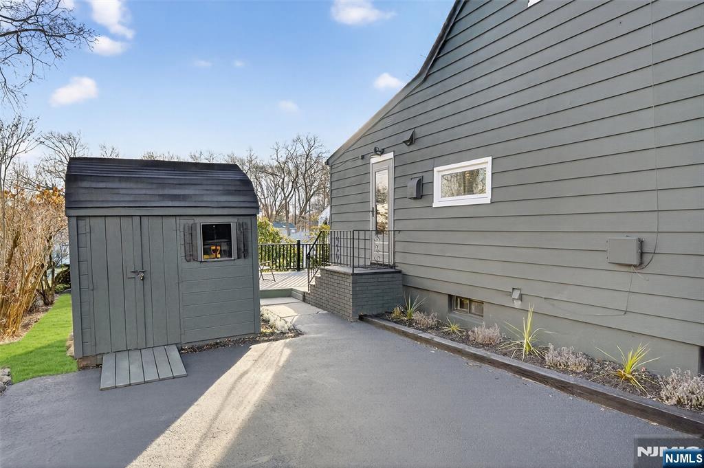 96 Lynwood Road