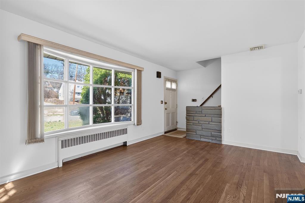 8 Laurel Street