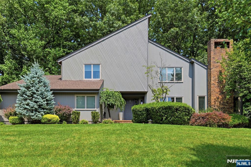 8 Bayard Lane