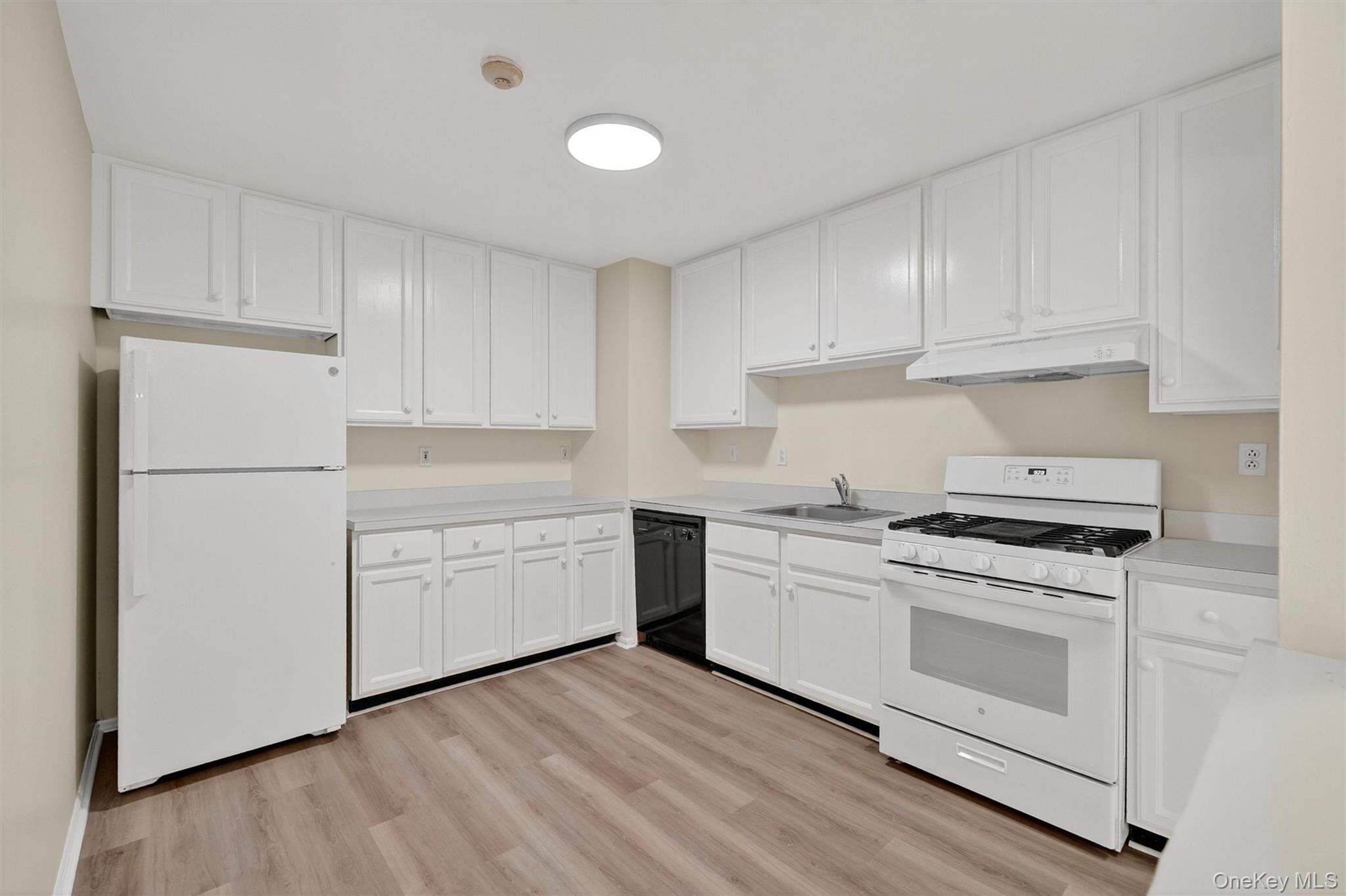 10-12 Chestnut Street Unit: A101