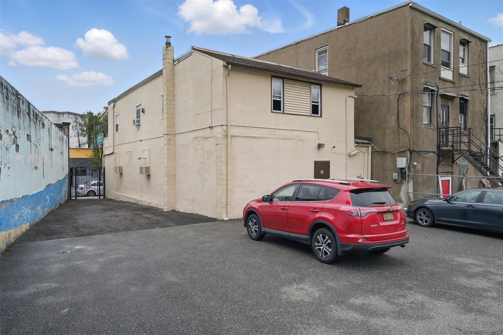24 Lafayette Avenue