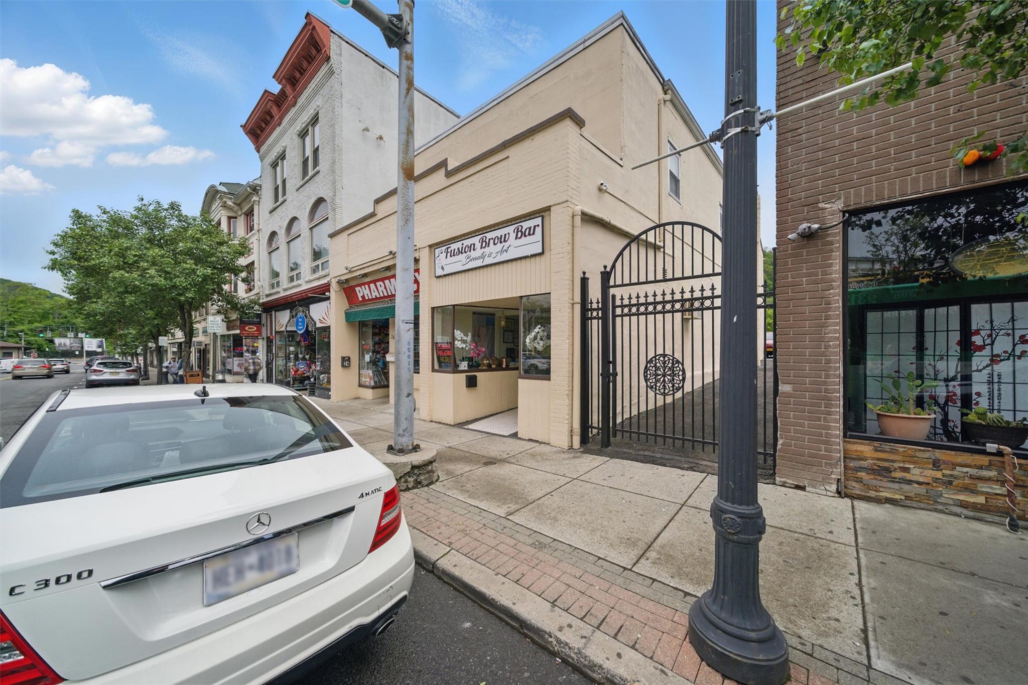 24 Lafayette Avenue