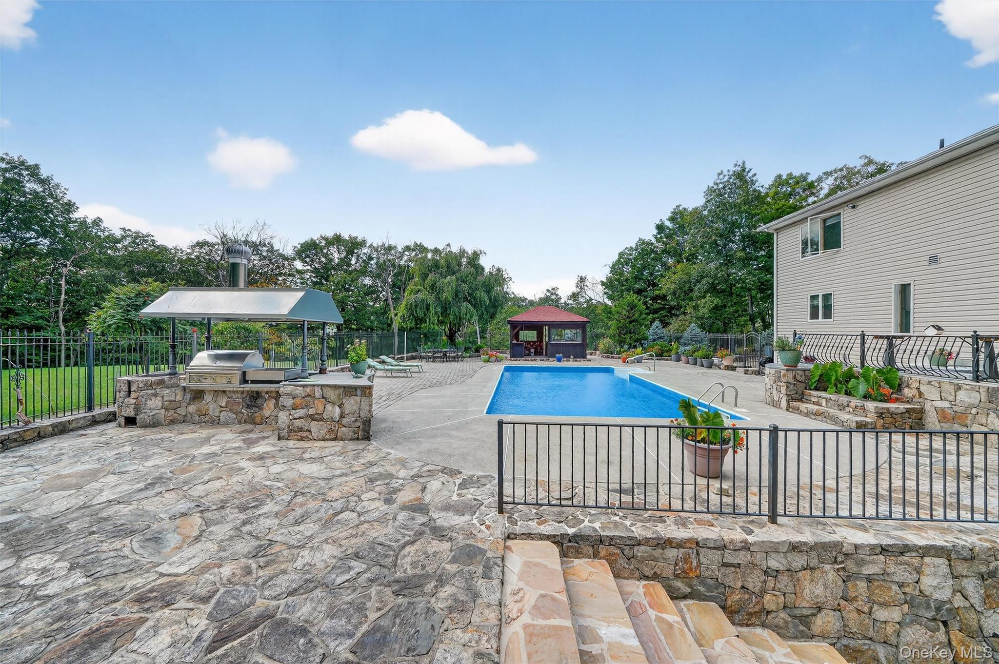 22 Skahen Drive