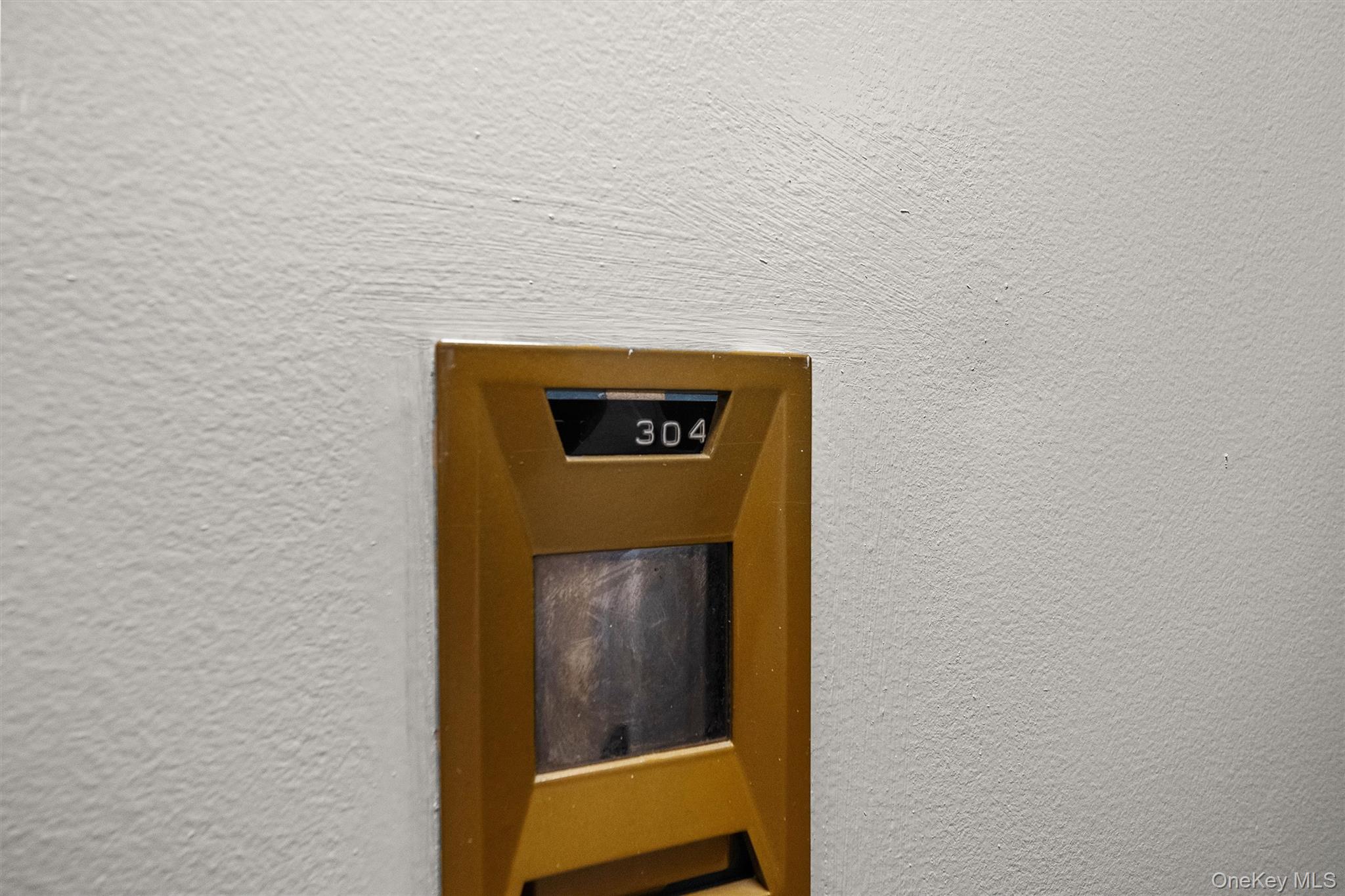 10-12 Chestnut Unit: A306