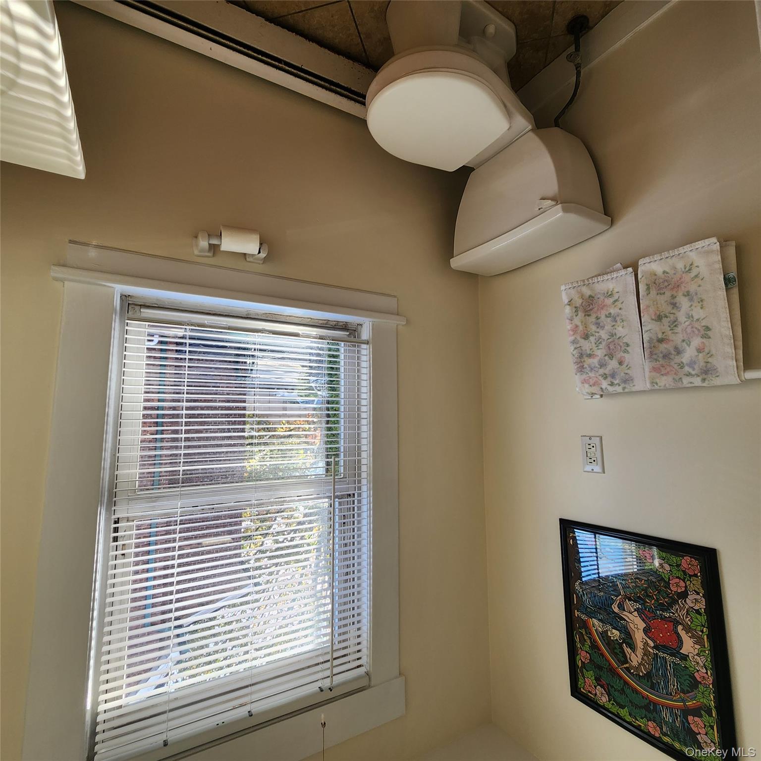 24 Prairie Avenue Unit: B