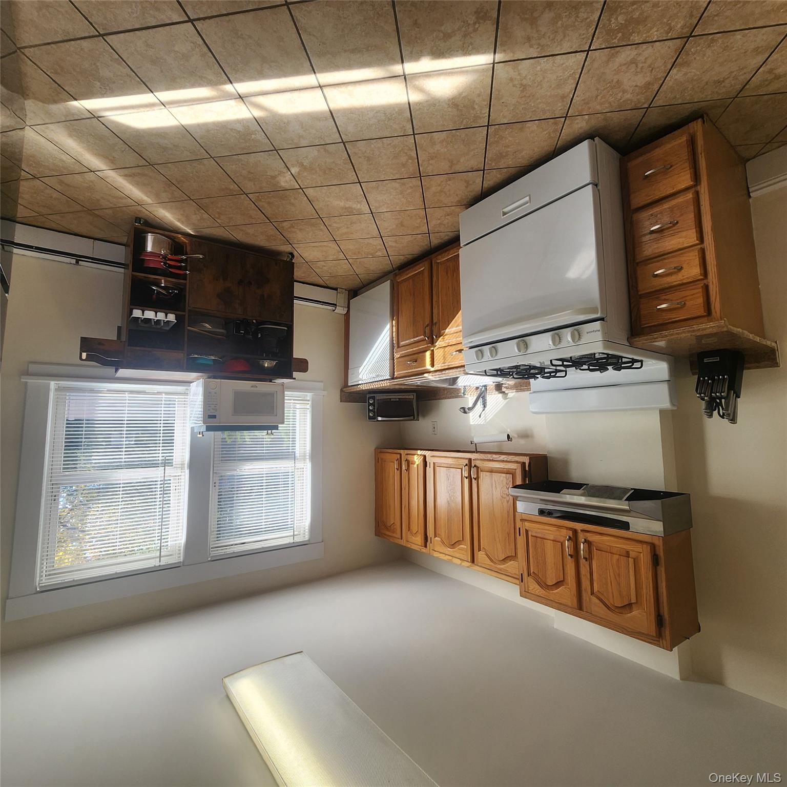 24 Prairie Avenue Unit: B