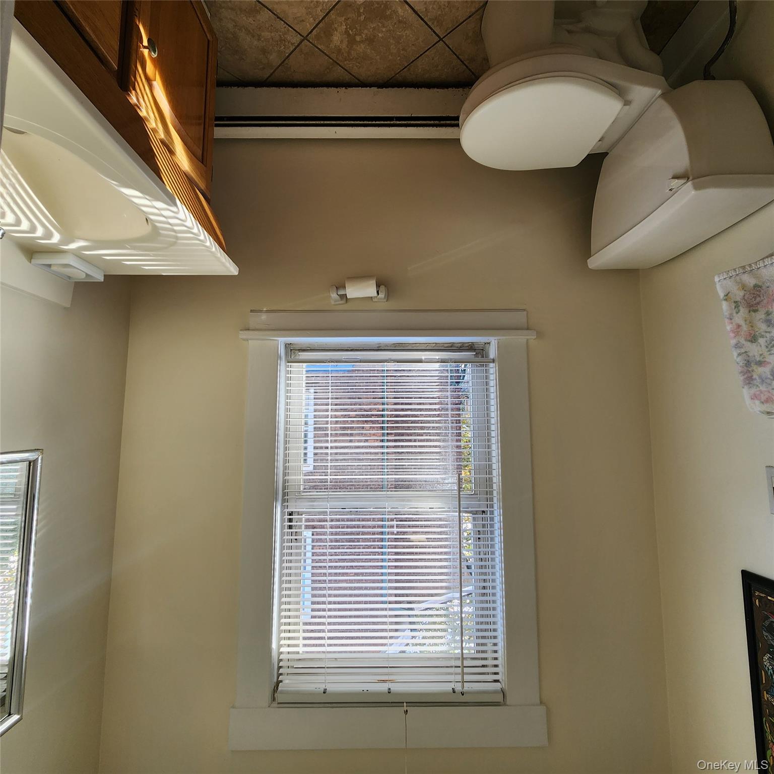 24 Prairie Avenue Unit: B