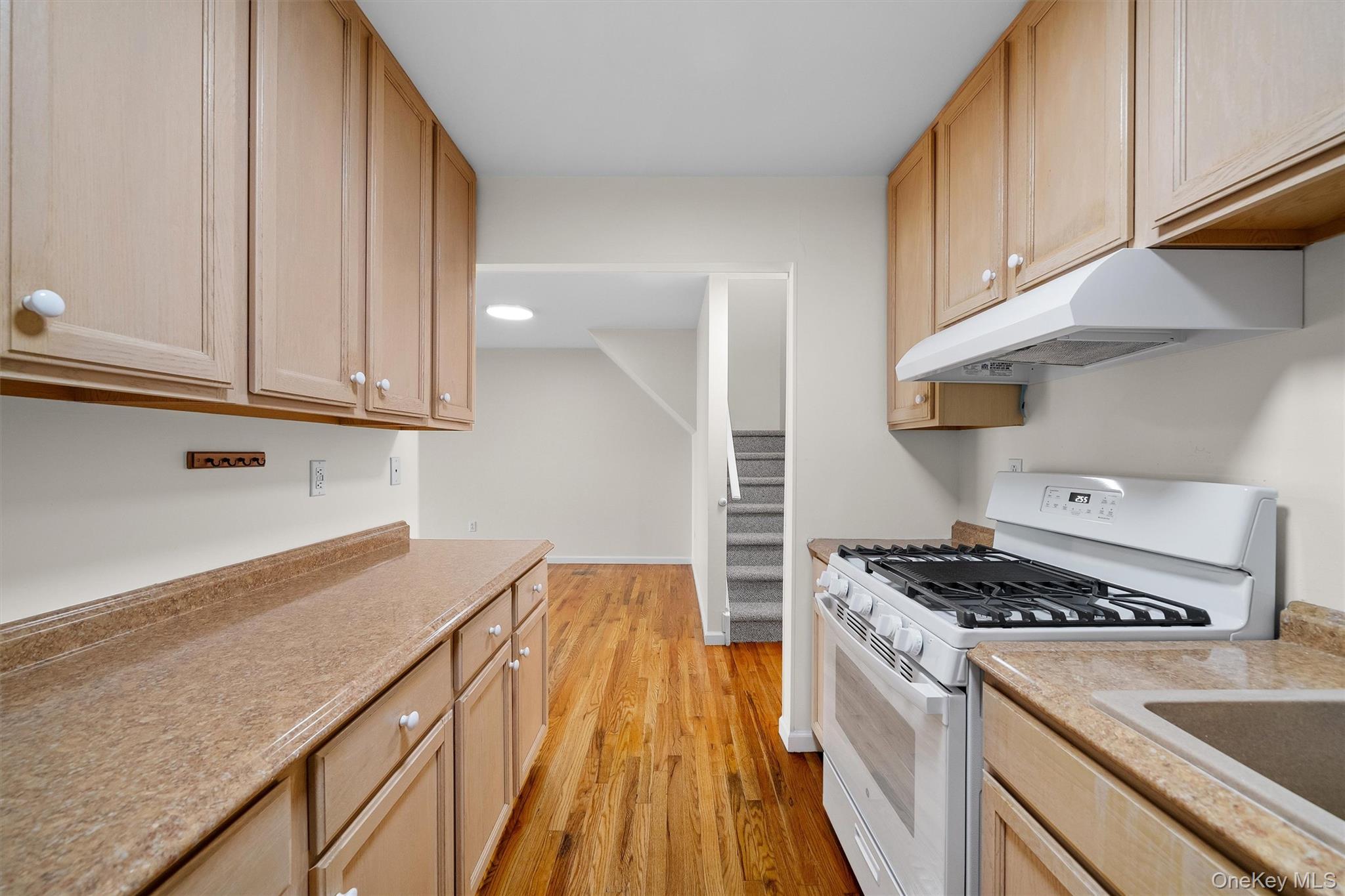 10-12 Chestnut Street Unit: B303