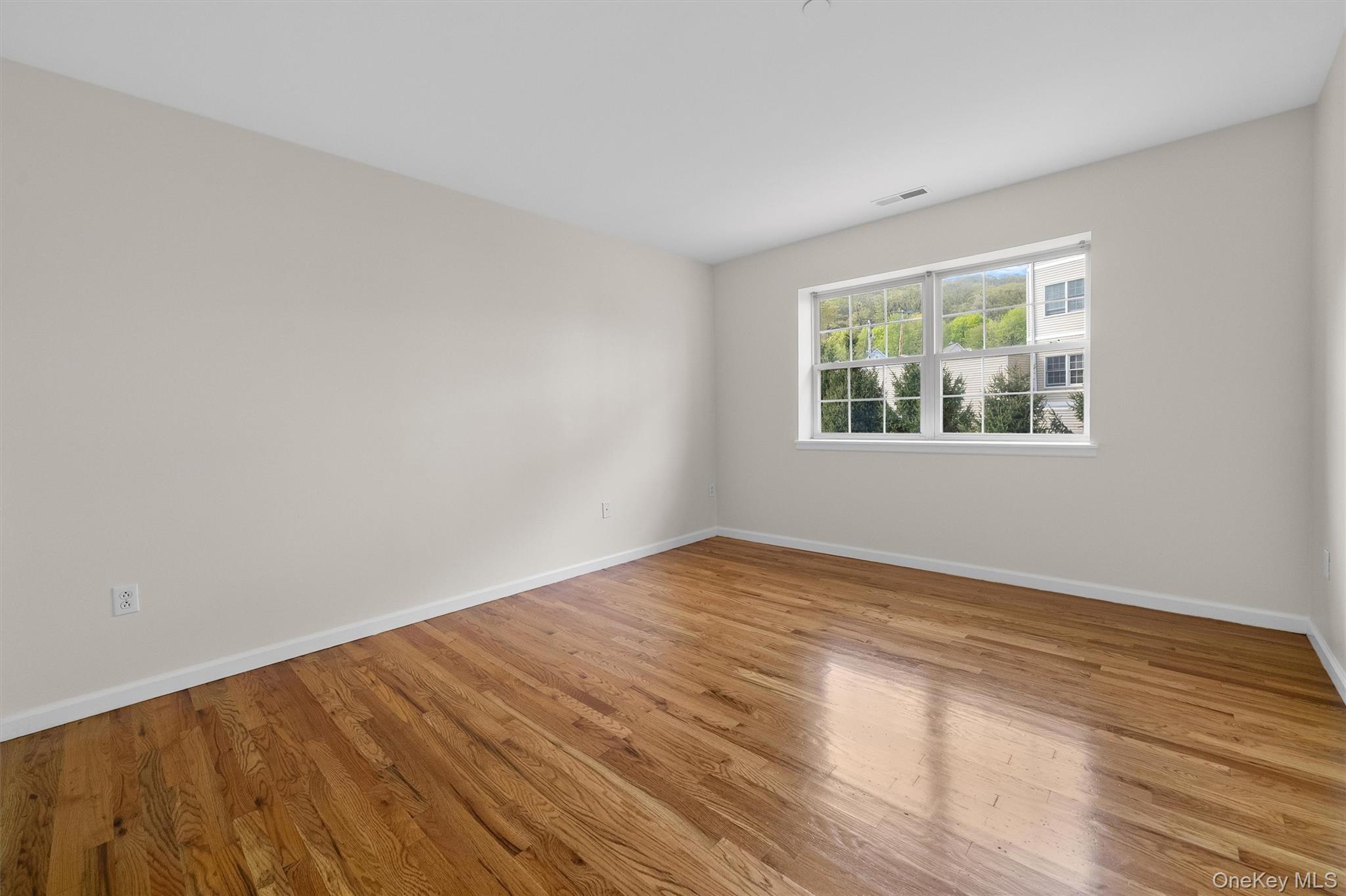 10-12 Chestnut Street Unit: B303
