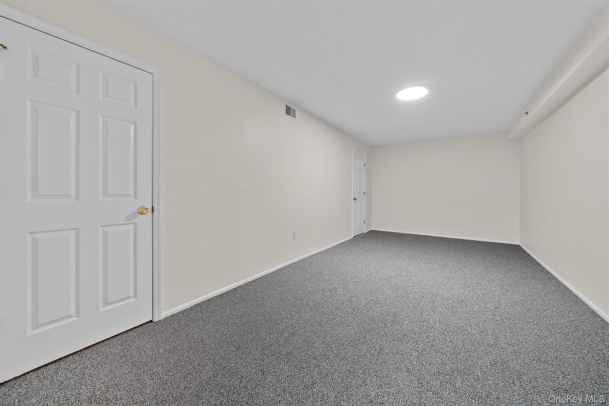 10-12 Chestnut Street Unit: B303