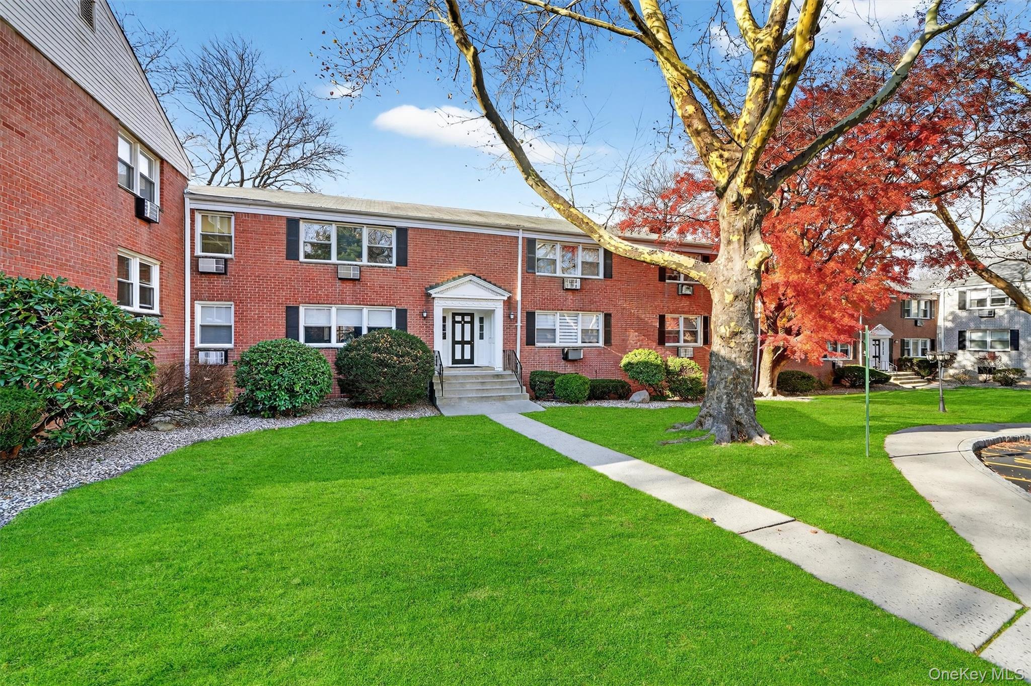 5 Oxford Court Unit: 7815