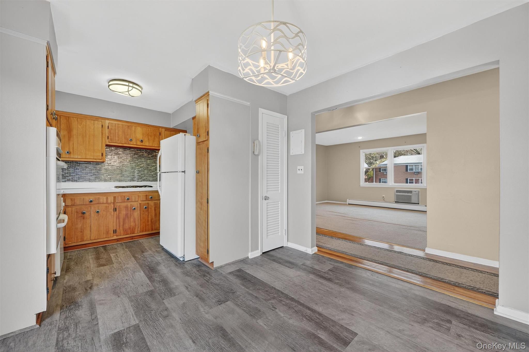 5 Oxford Court Unit: 7815