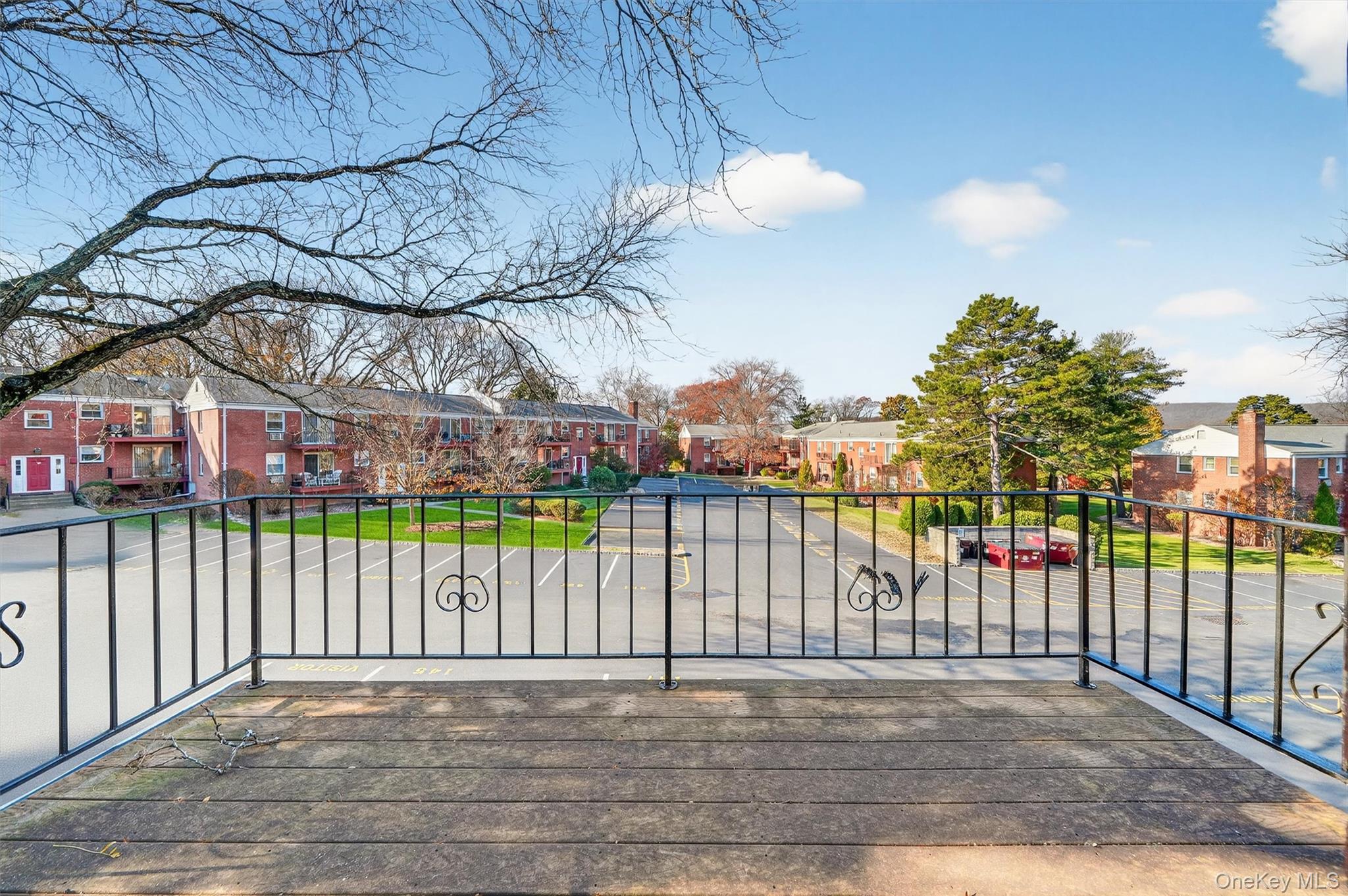 5 Oxford Court Unit: 7815